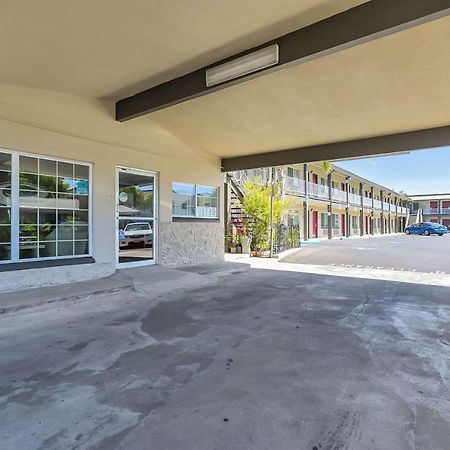 Econo Lodge Woodland Near I-5 Exterior photo